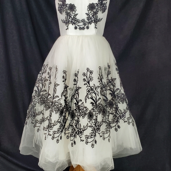 NWT Chi Chi London White Dress with Black Embroidery Fairy Glinda Princess Ball - Picture 6 of 17